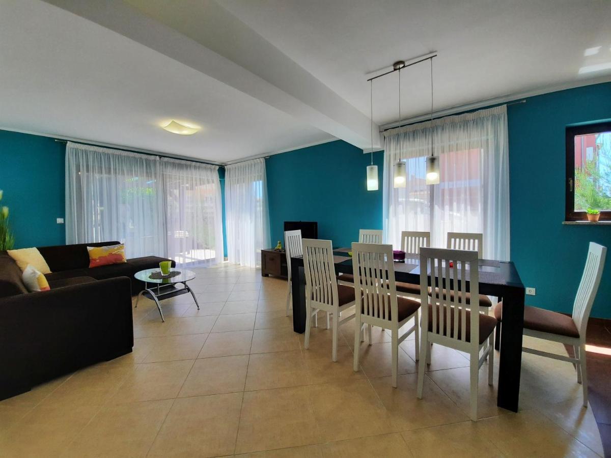 Maslina Apartment Premantura Exterior photo